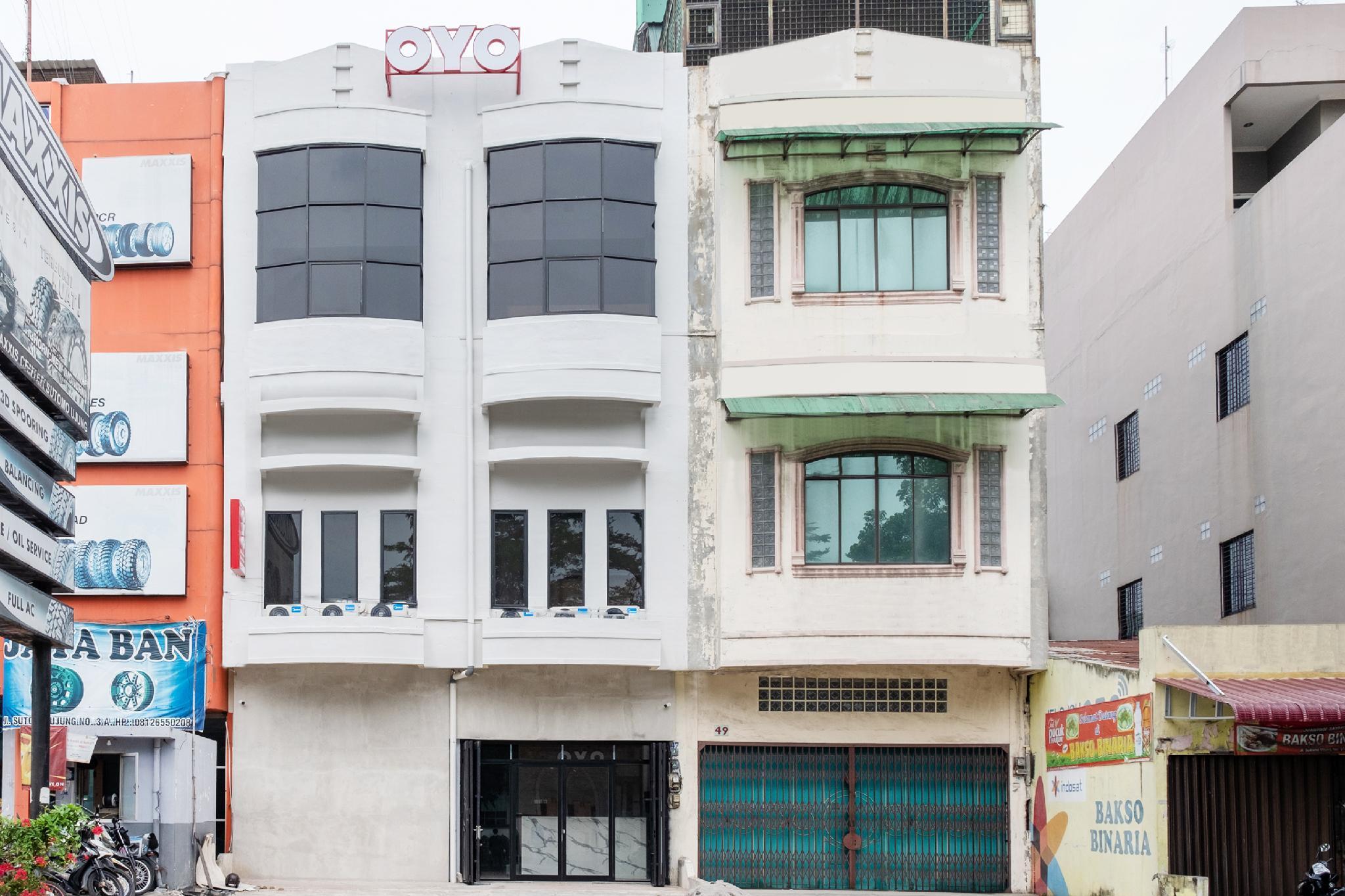 Super Oyo 3150 Theodore Homestay Medan Exterior photo